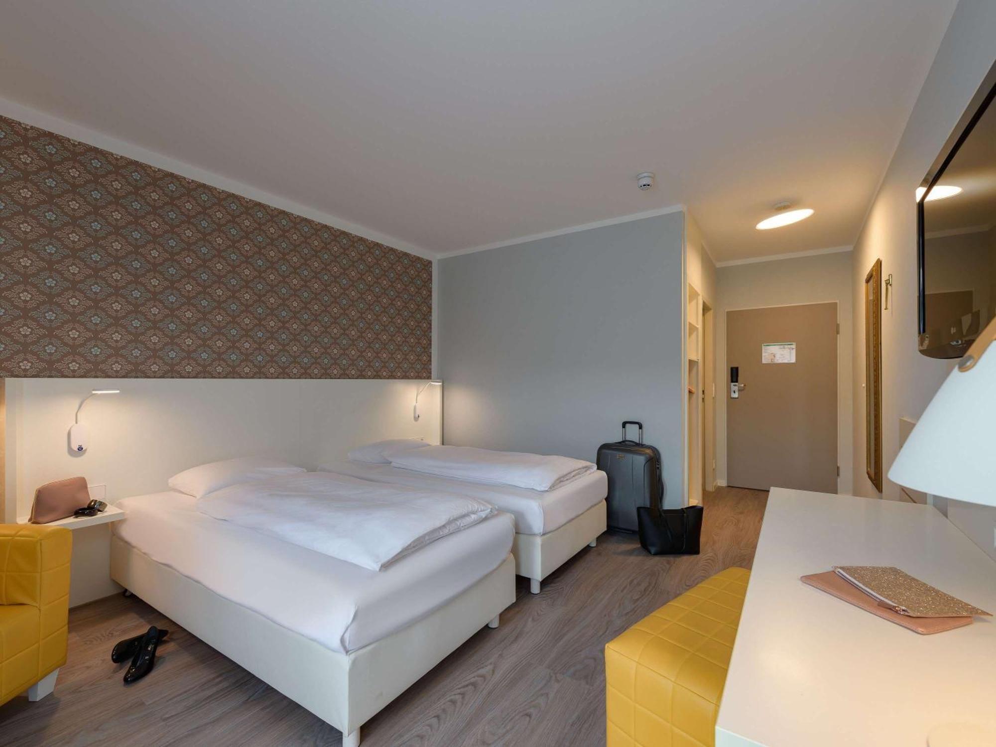 Ibis Styles Regensburg Hotel Bagian luar foto