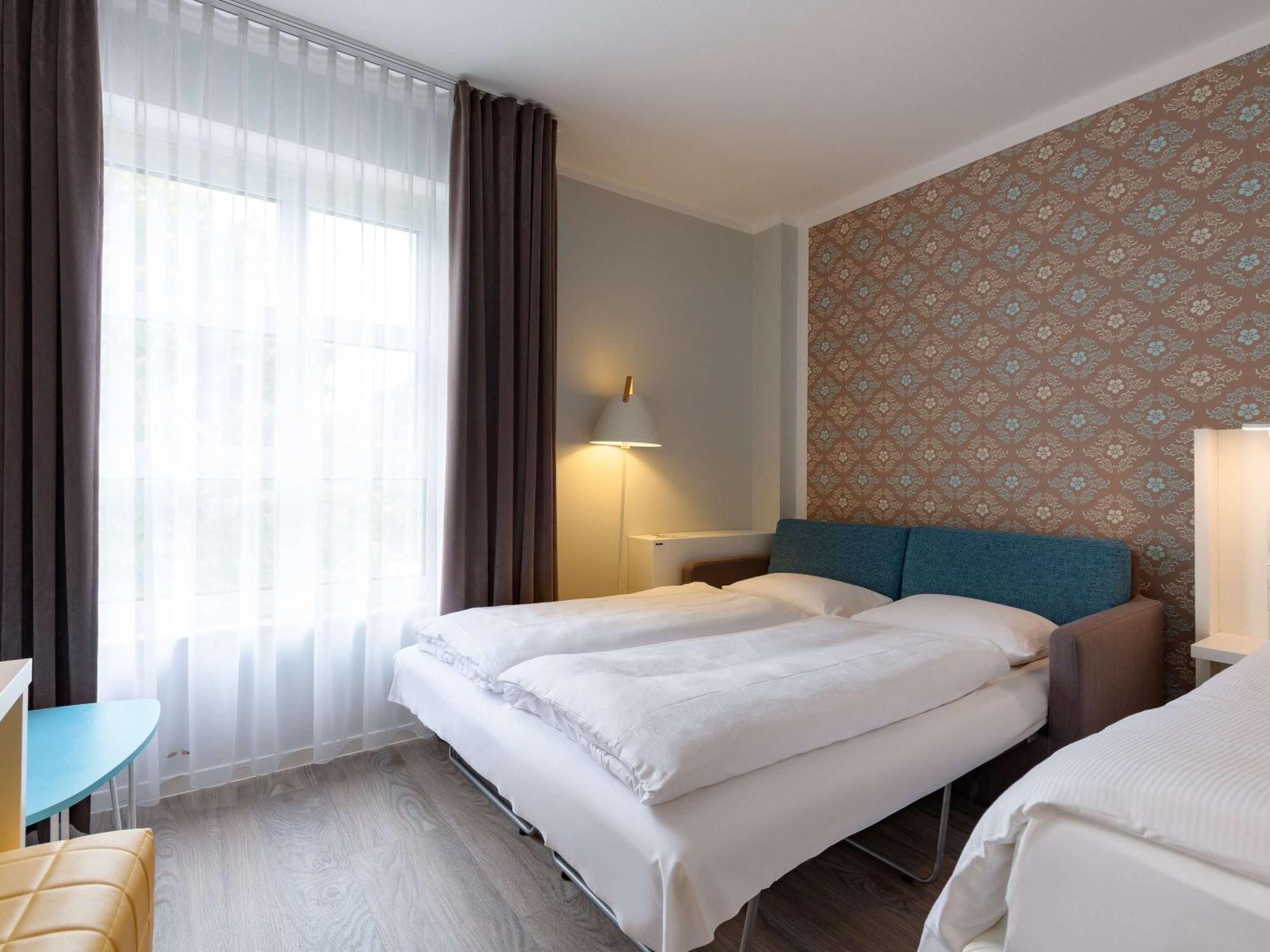 Ibis Styles Regensburg Hotel Bagian luar foto