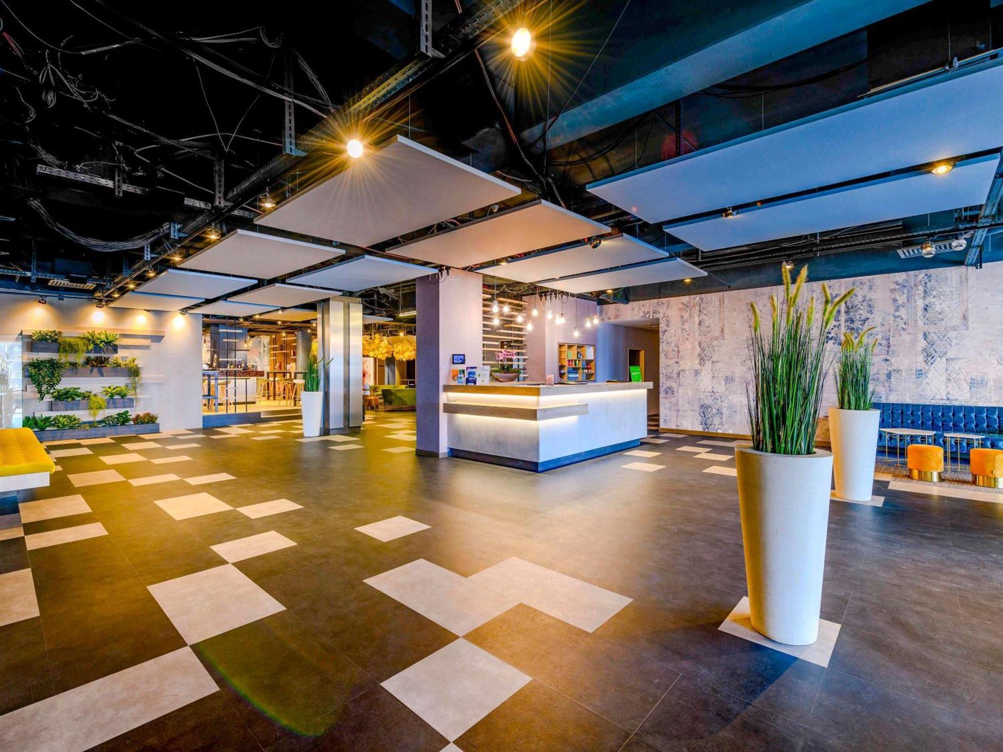 Ibis Styles Regensburg Hotel Bagian luar foto