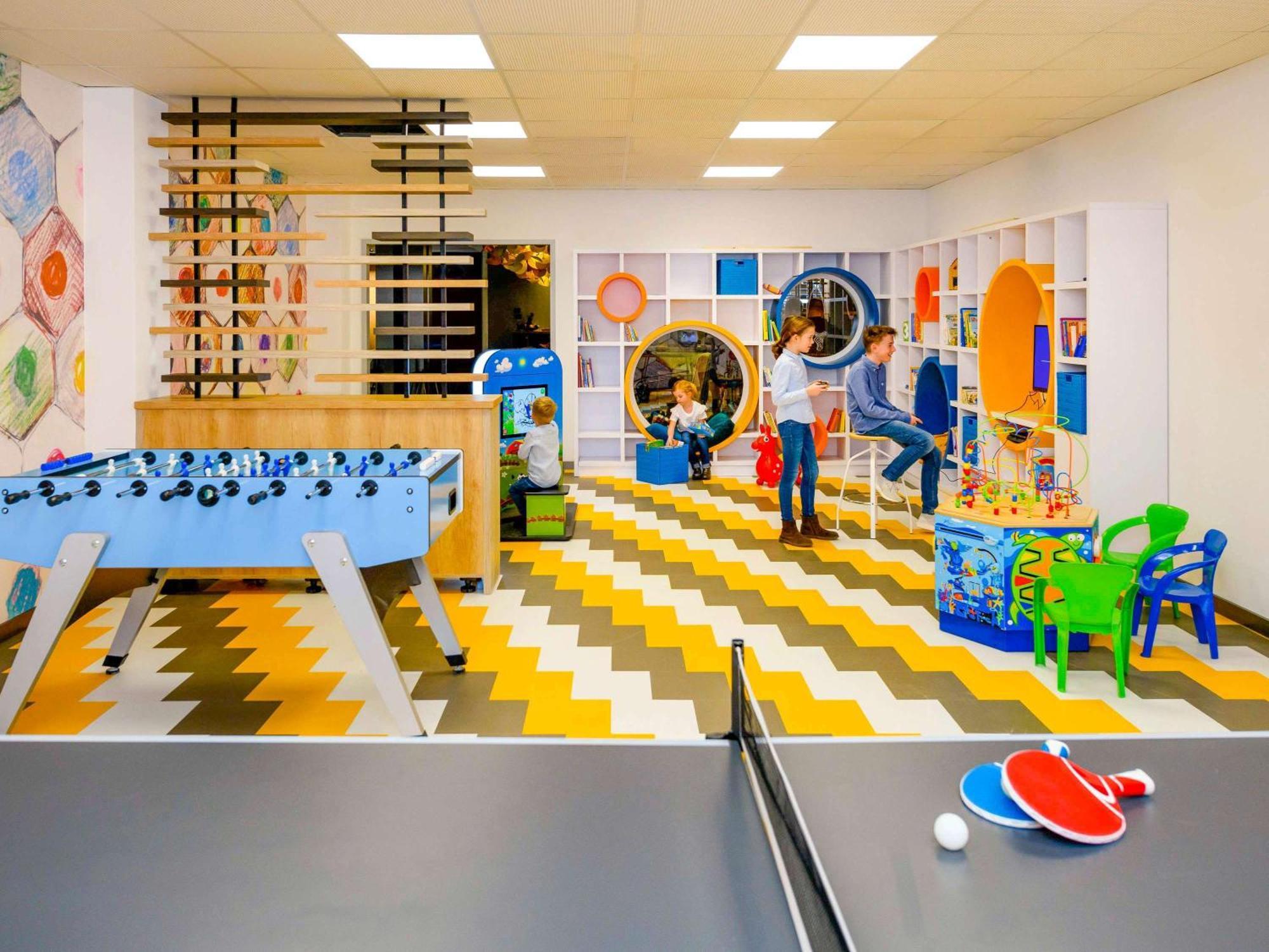 Ibis Styles Regensburg Hotel Bagian luar foto