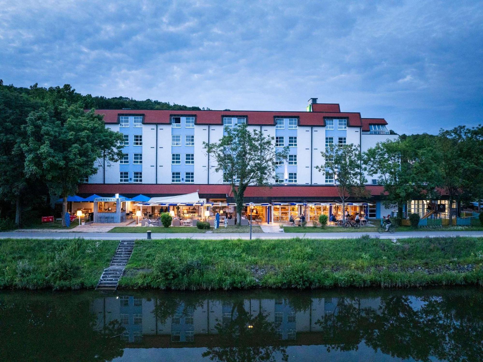 Ibis Styles Regensburg Hotel Bagian luar foto