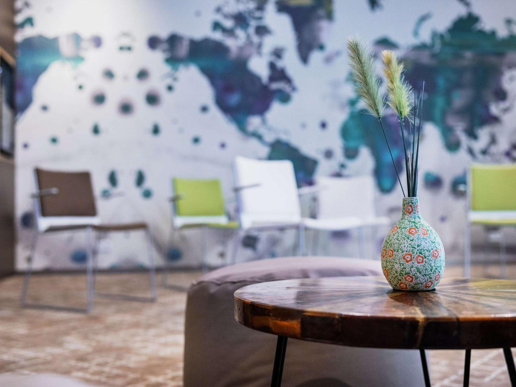 Ibis Styles Regensburg Hotel Bagian luar foto