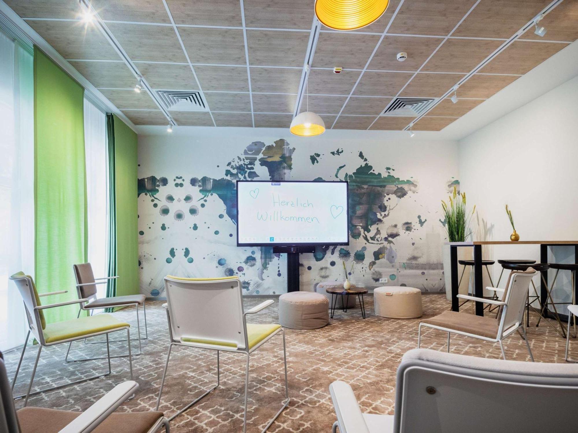 Ibis Styles Regensburg Hotel Bagian luar foto