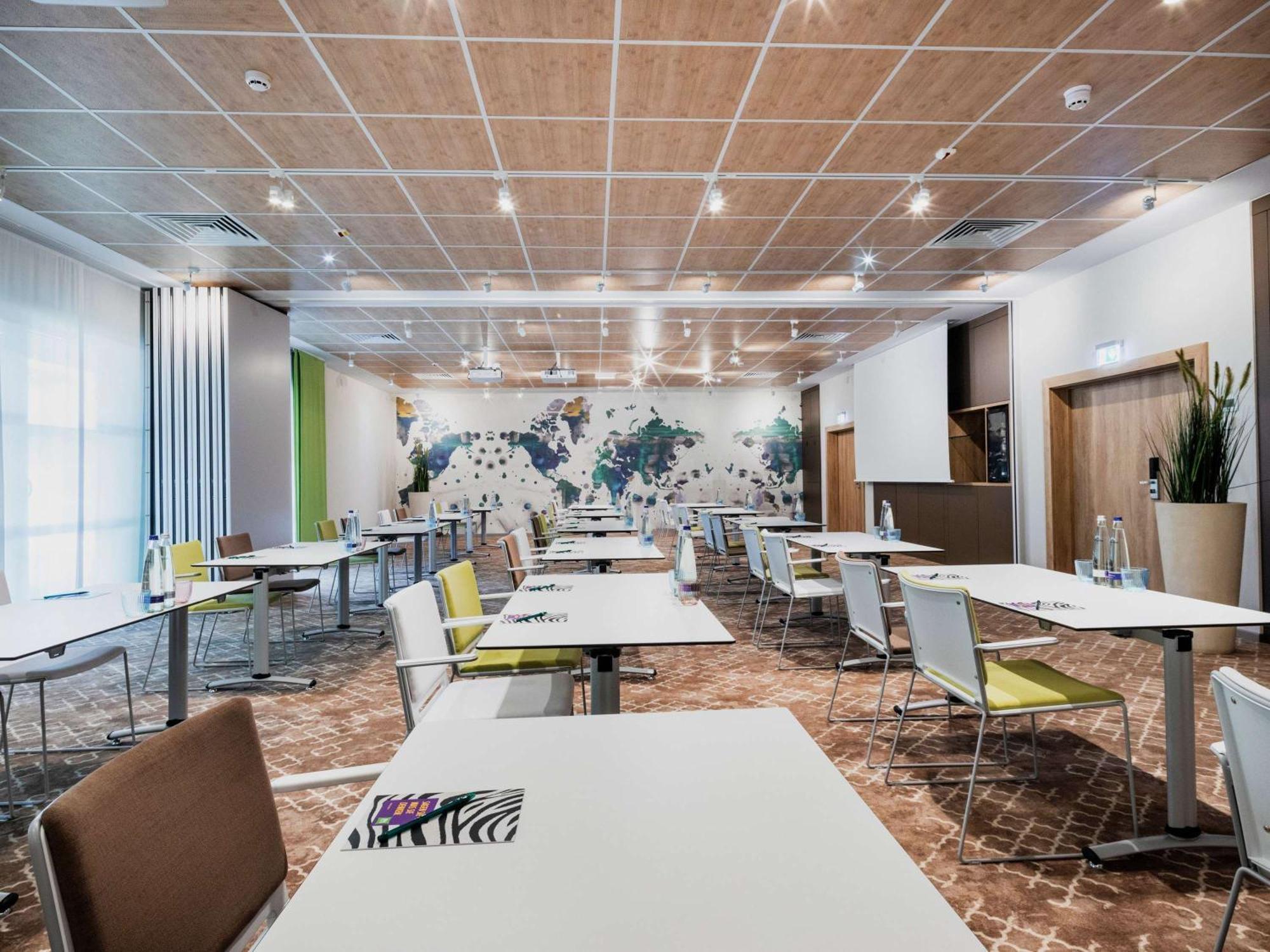 Ibis Styles Regensburg Hotel Bagian luar foto