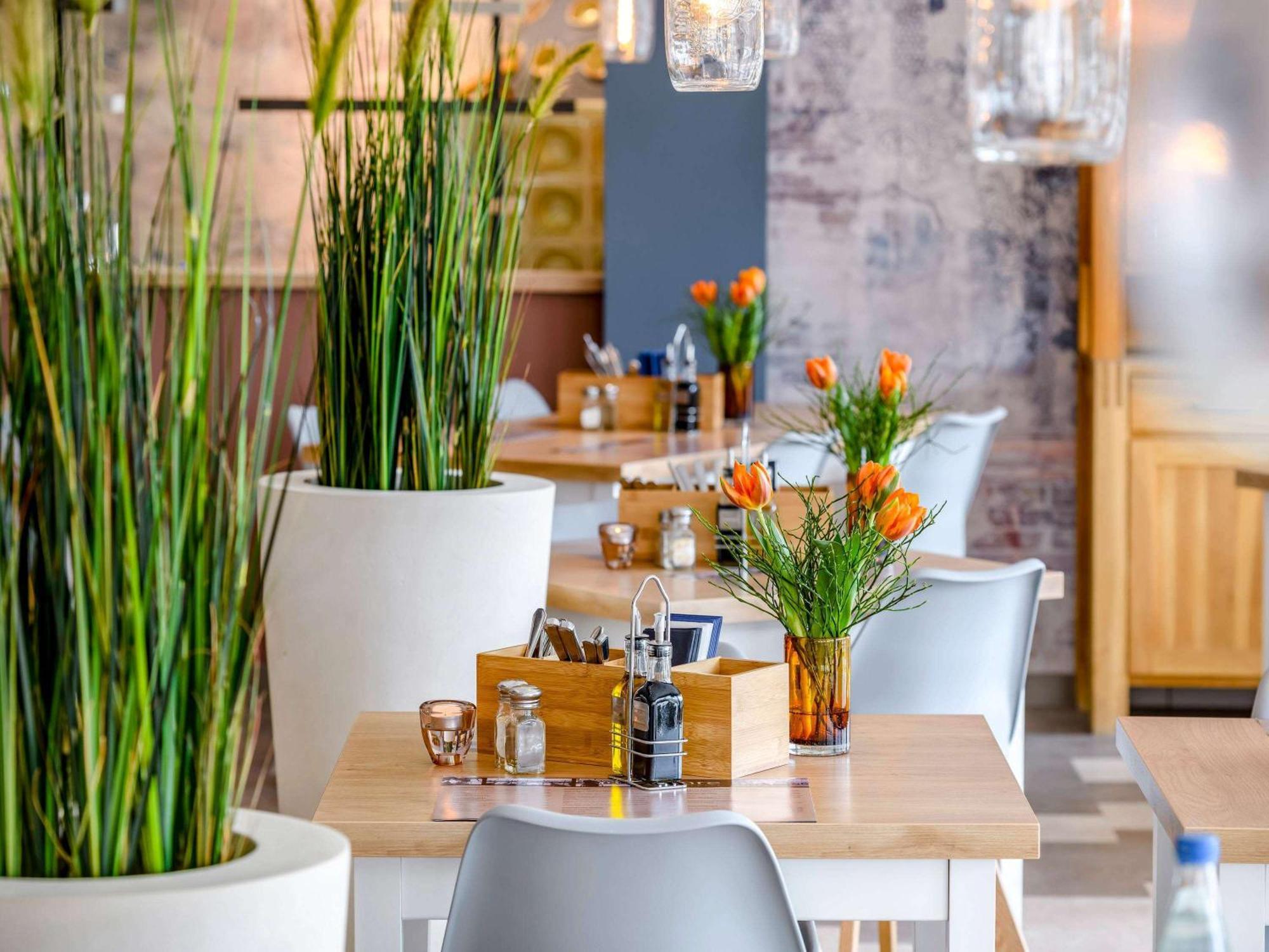 Ibis Styles Regensburg Hotel Bagian luar foto
