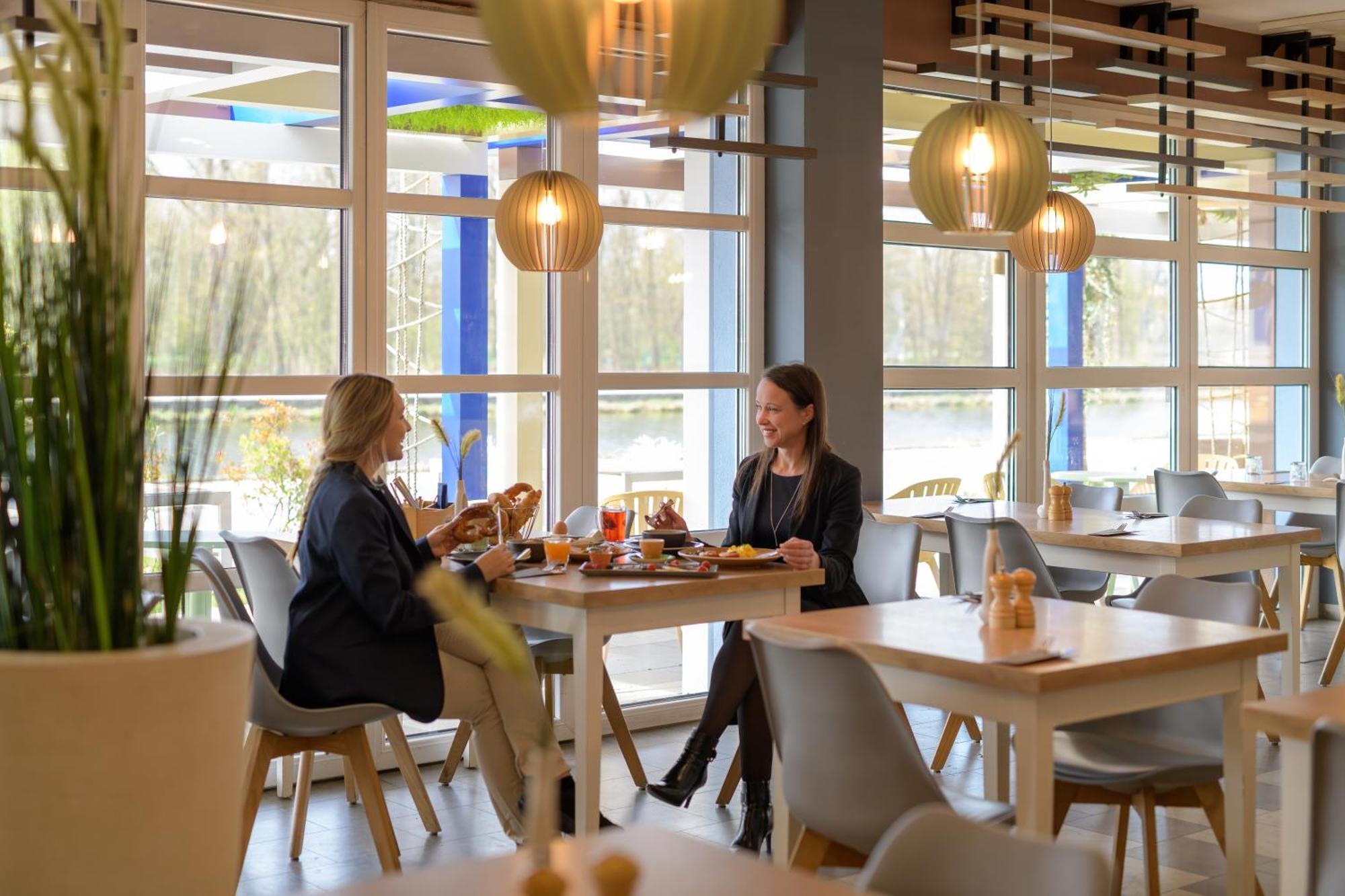 Ibis Styles Regensburg Hotel Bagian luar foto